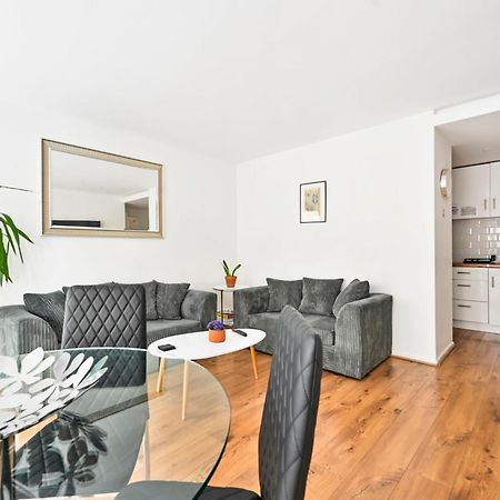 Lovely 2-Bed, Sleeps 6, Near Stratford Station & Abba Voyage, Londyn Zewnętrze zdjęcie