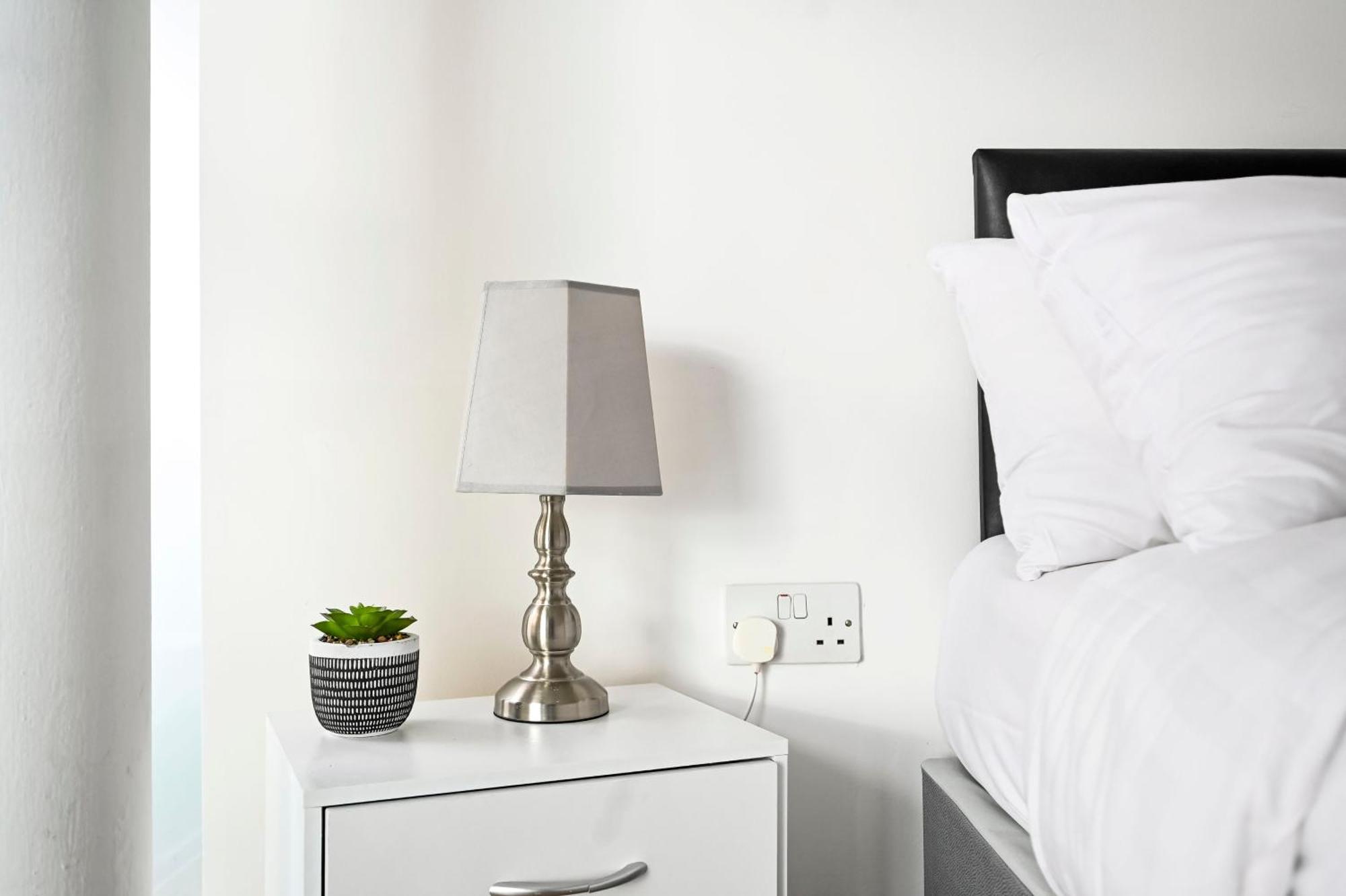 Lovely 2-Bed, Sleeps 6, Near Stratford Station & Abba Voyage, Londyn Zewnętrze zdjęcie